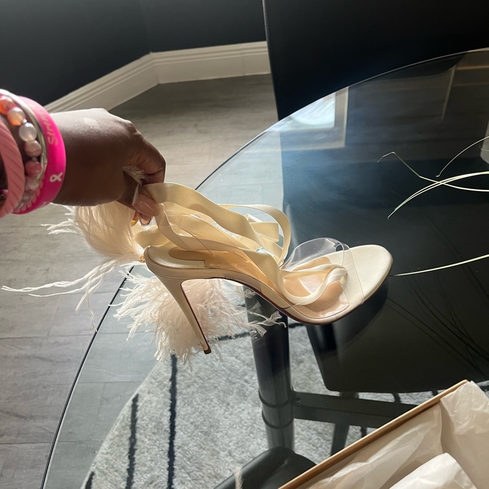 Limited edition Christian louboutins. Size 39.5. - Picture 3 of 5